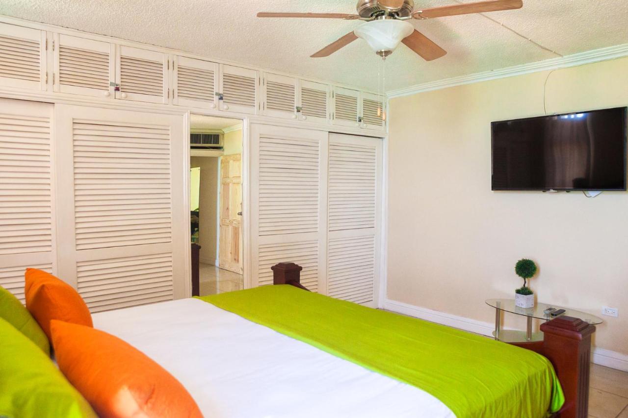 Montego Bay Club Apartments Exterior foto